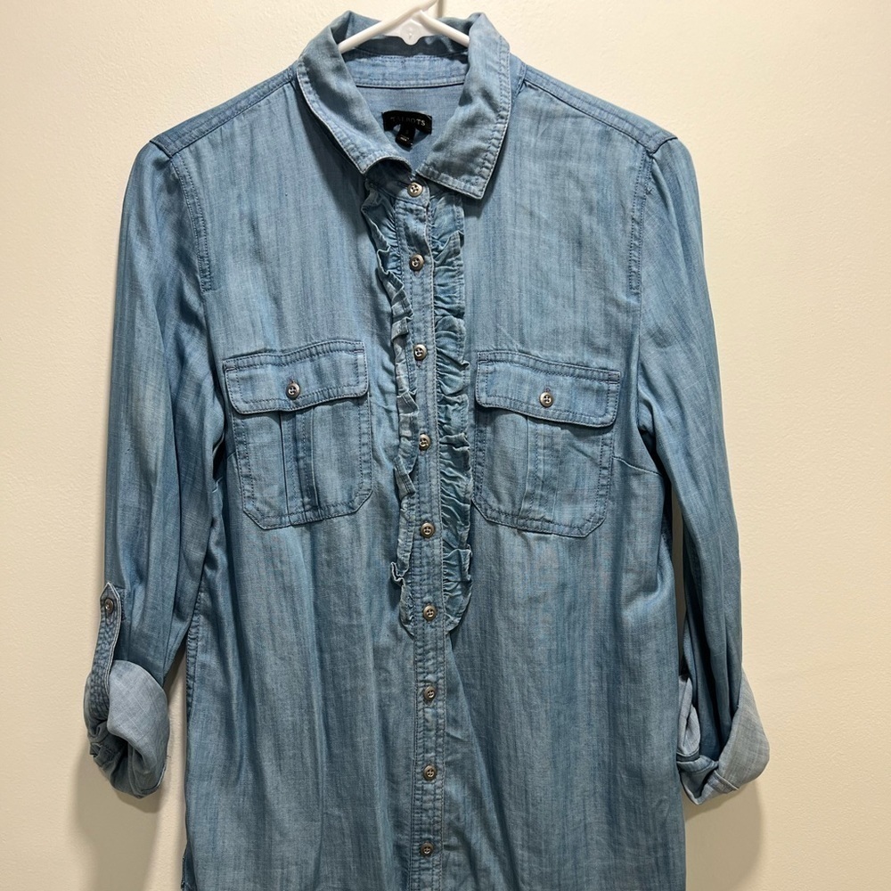 𝅺TALBOTS ruffled denim chambray shirt